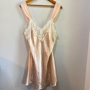 VTG 90s Lace Slip Dress in Baby Pink